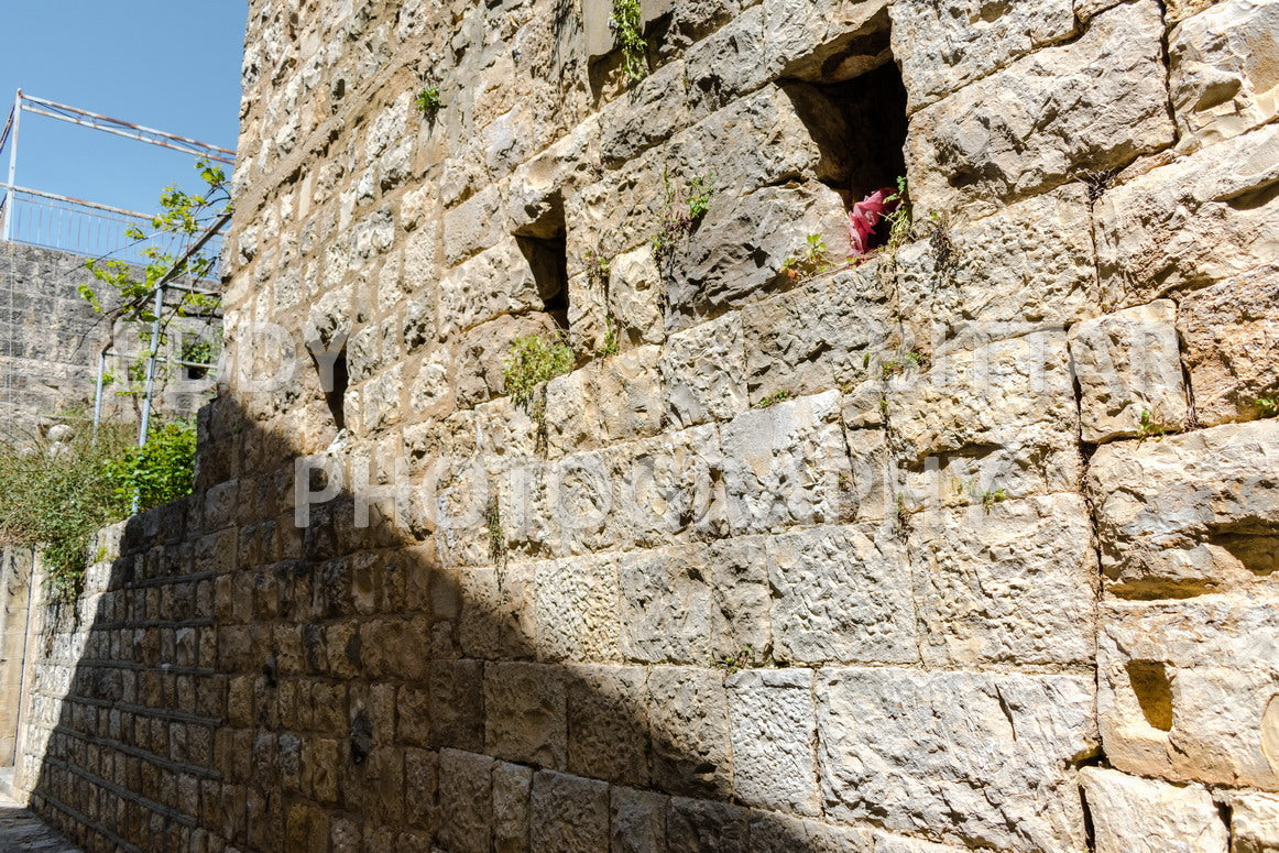 Walking the ancient Deir El Qamar Road