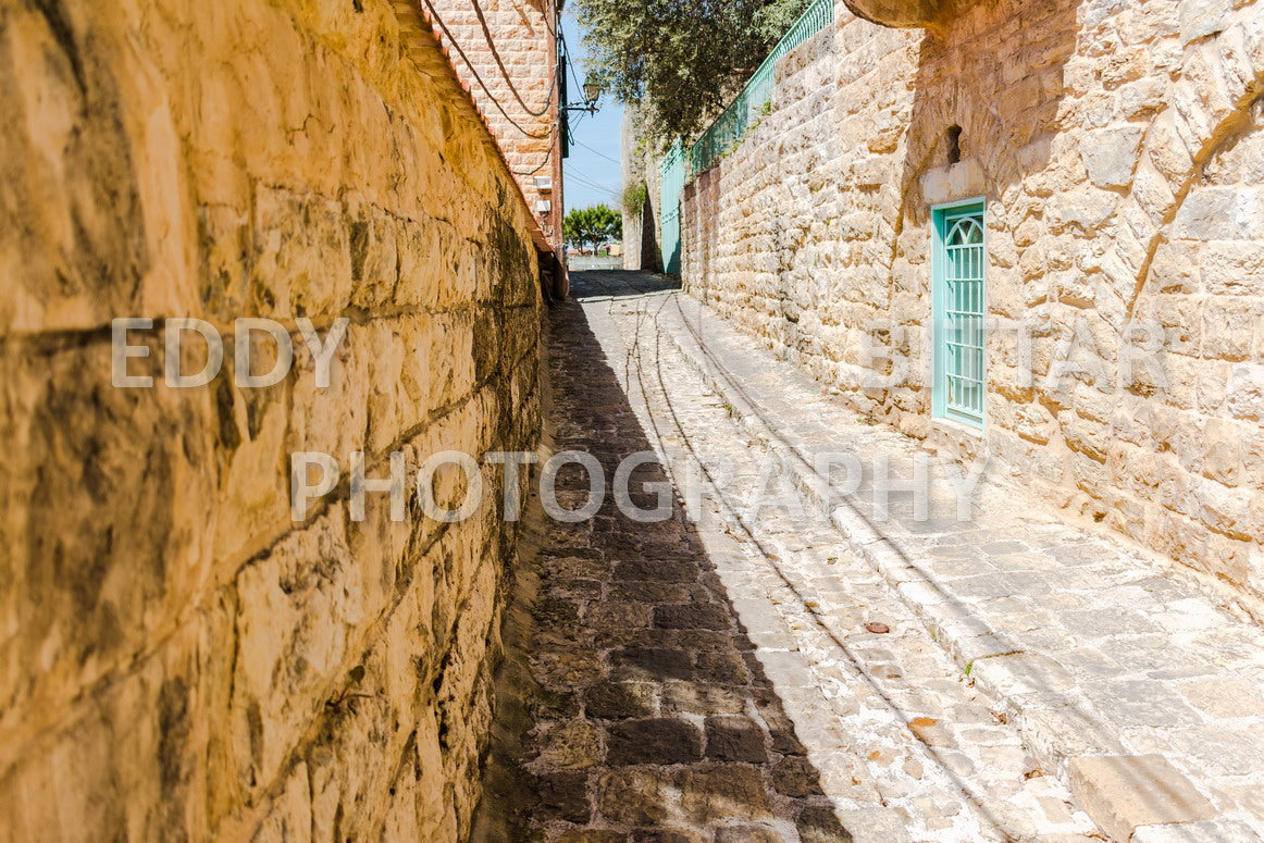 Walking the ancient Deir El Qamar Road