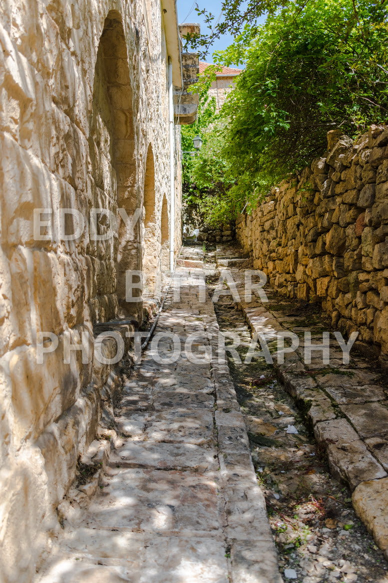 Walking the ancient Deir El Qamar Road