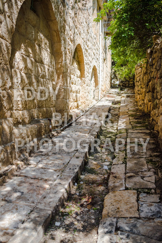 Walking the ancient Deir El Qamar Road