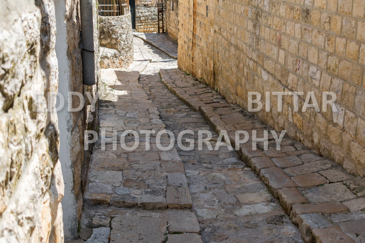 Walking the ancient Deir El Qamar Road