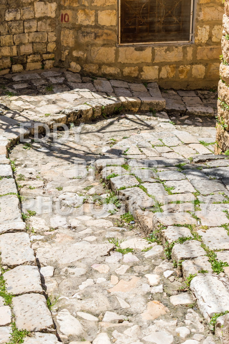 Walking the ancient Deir El Qamar Road