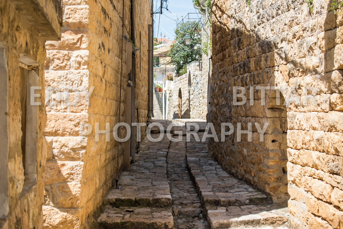 Walking the ancient Deir El Qamar Road