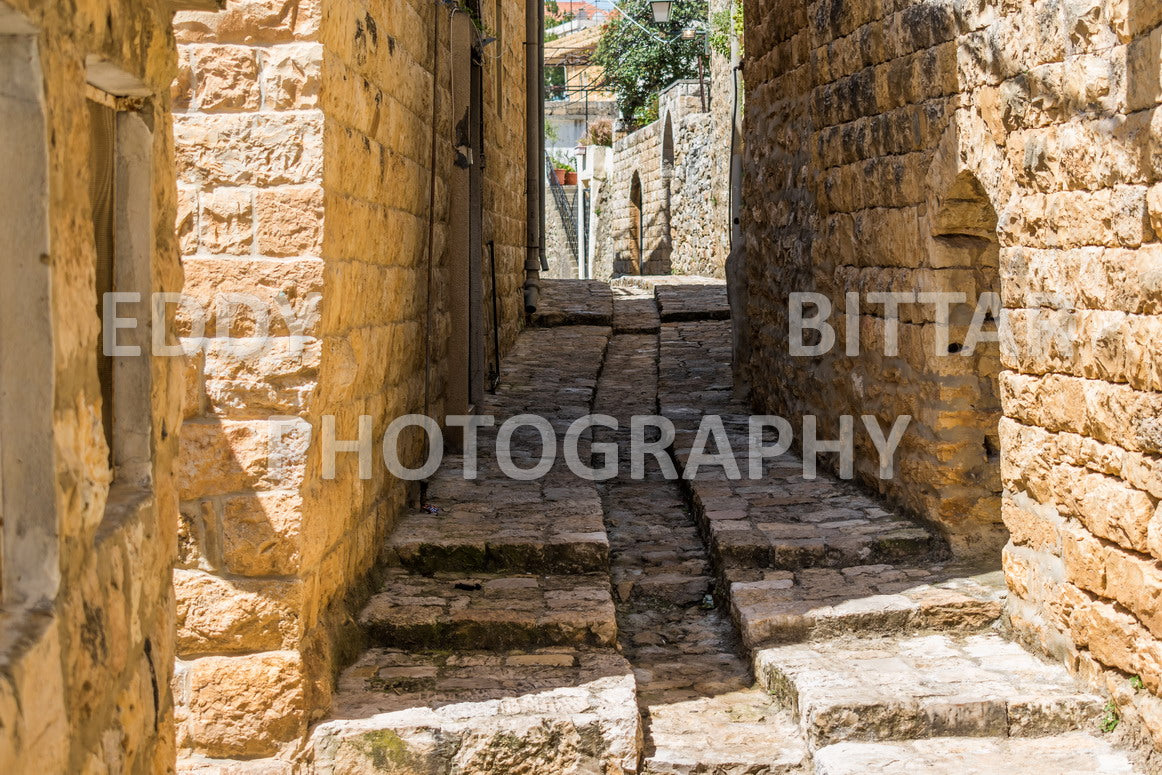 Walking the ancient Deir El Qamar Road