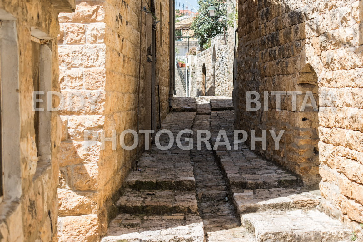 Walking the ancient Deir El Qamar Road