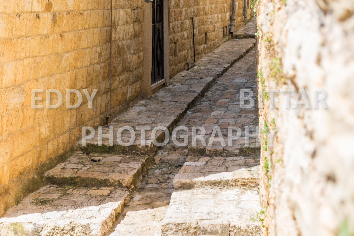 Walking the ancient Deir El Qamar Road