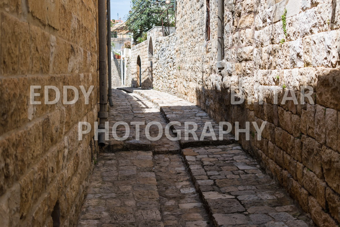 Walking the ancient Deir El Qamar Road