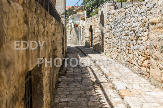 Walking the ancient Deir El Qamar Road