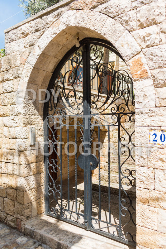 Walking the ancient Deir El Qamar Road