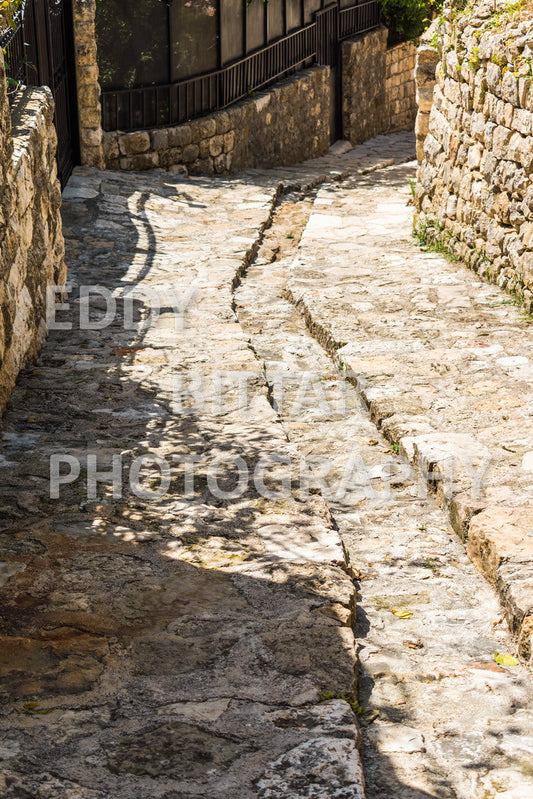 Walking the ancient Deir El Qamar Road