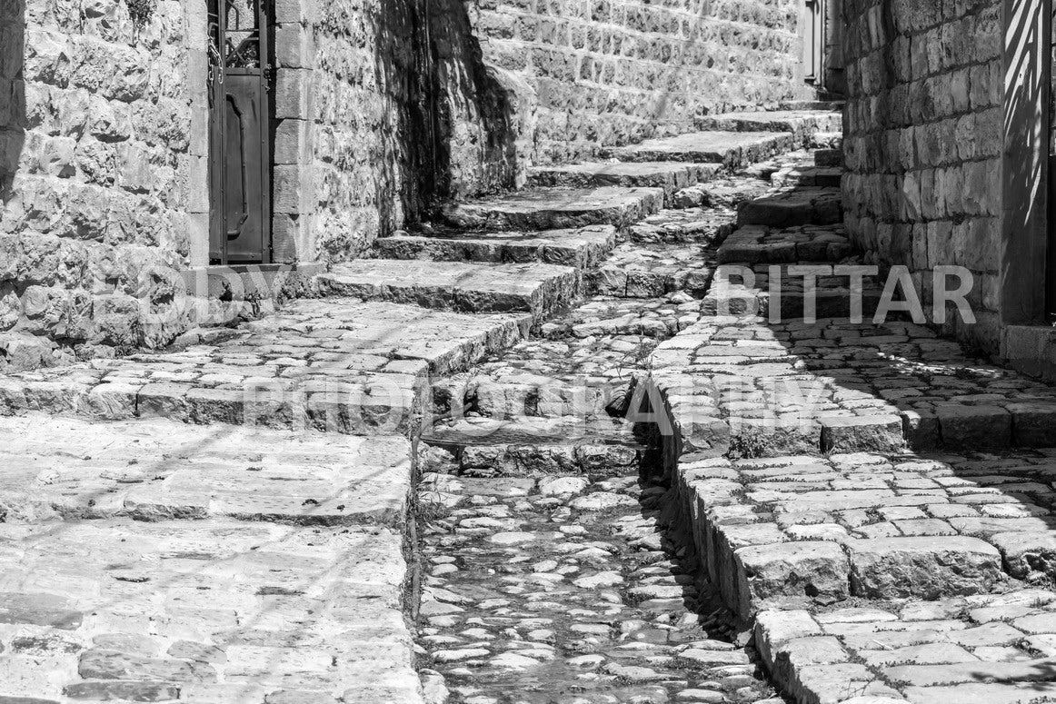 Walking the ancient Deir El Qamar Road