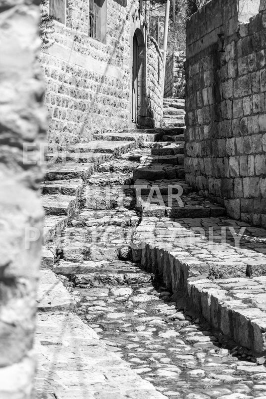 Walking the ancient Deir El Qamar Road