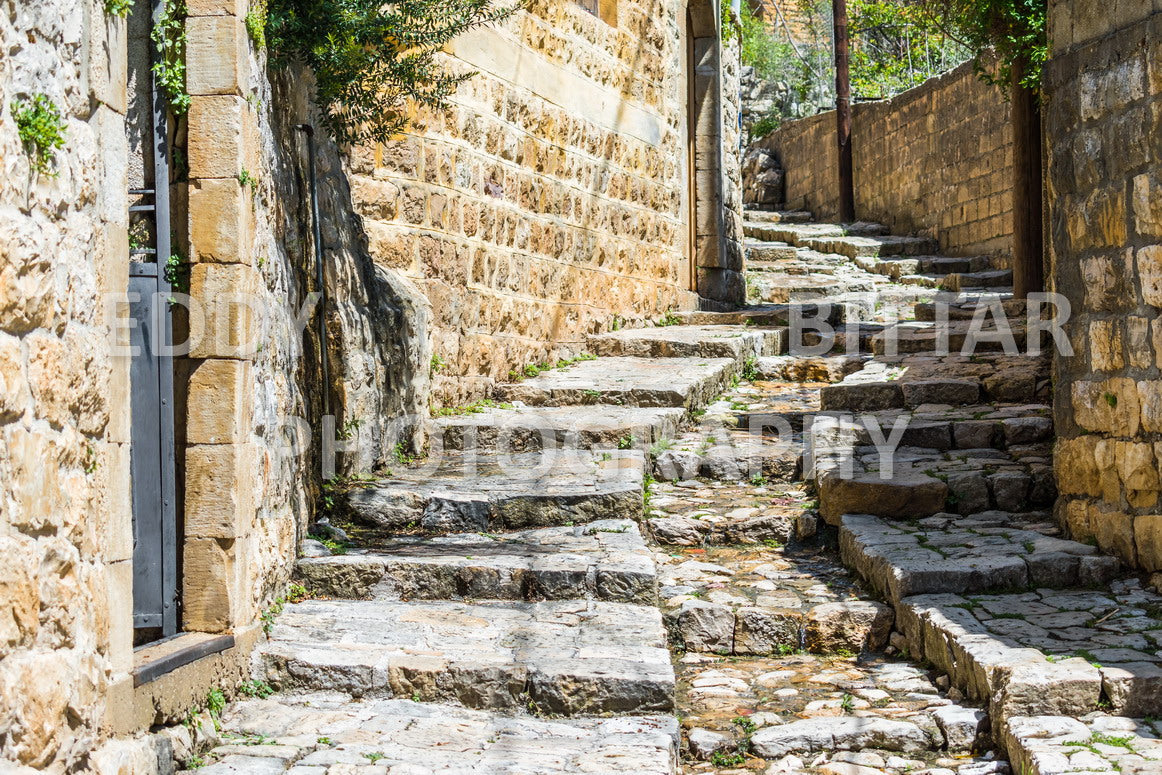 Walking the ancient Deir El Qamar Road