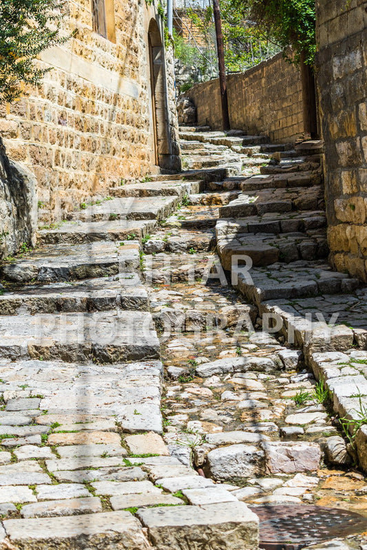 Walking the ancient Deir El Qamar Road