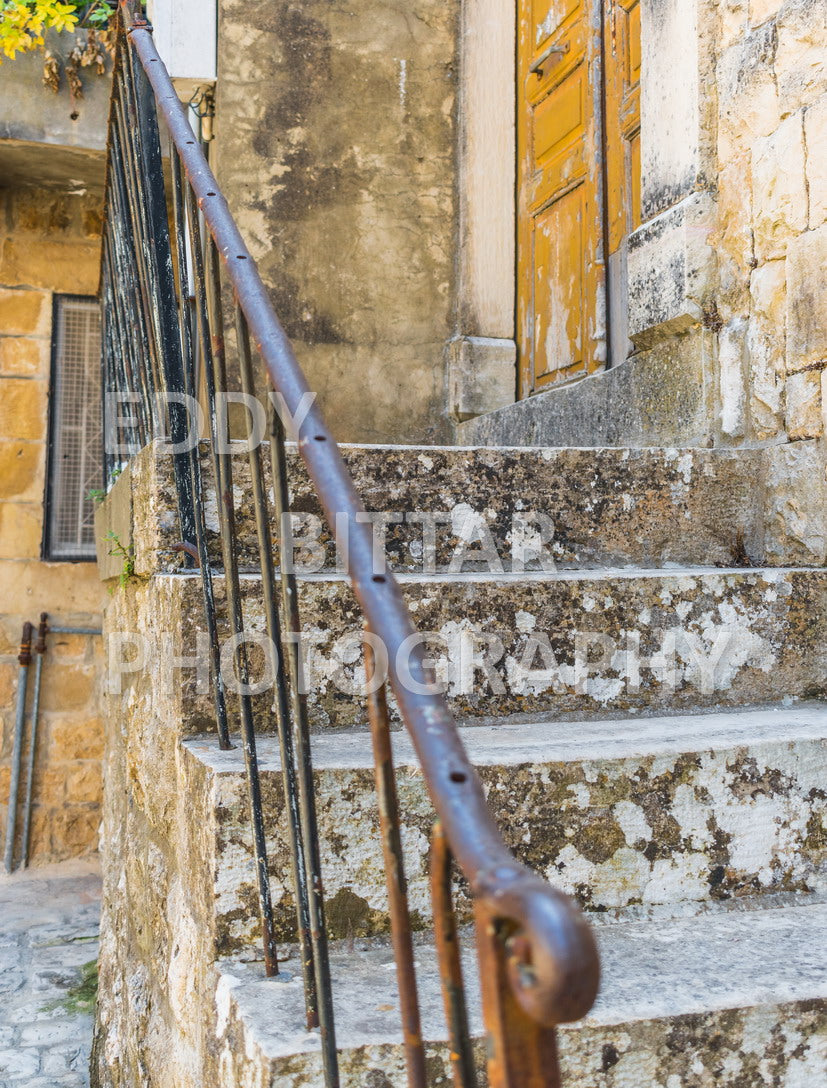 Walking the ancient Deir El Qamar Road