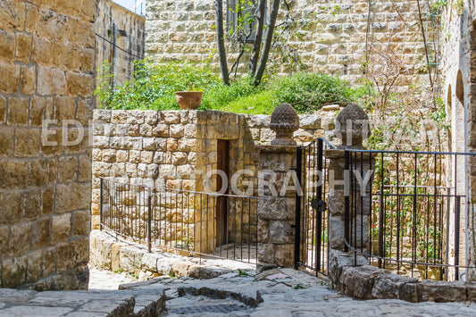 Walking the ancient Deir El Qamar Road