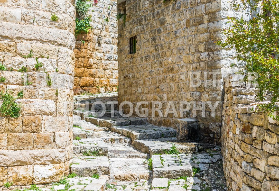 Walking the ancient Deir El Qamar Road