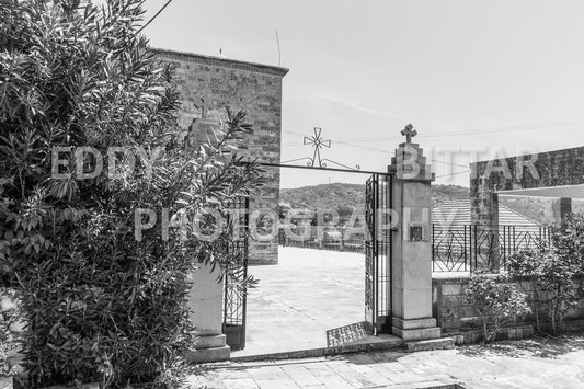 Walking the ancient Deir El Qamar Road