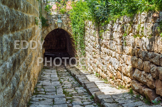 Walking the ancient Deir El Qamar Road