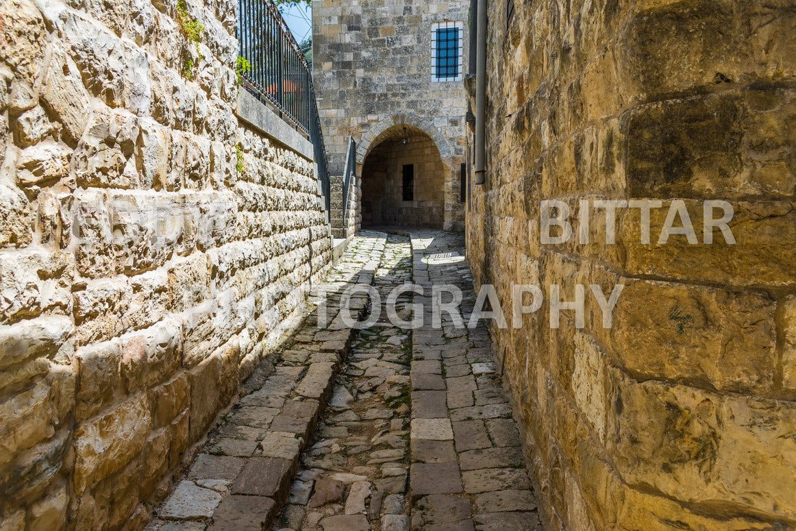 Walking the ancient Deir El Qamar Road