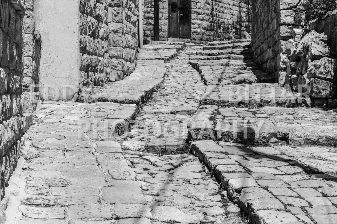 Walking the ancient Deir El Qamar Road