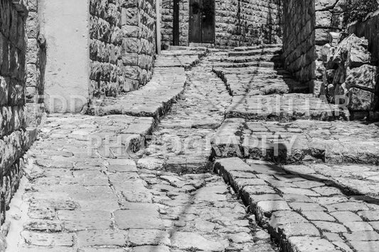 Walking the ancient Deir El Qamar Road