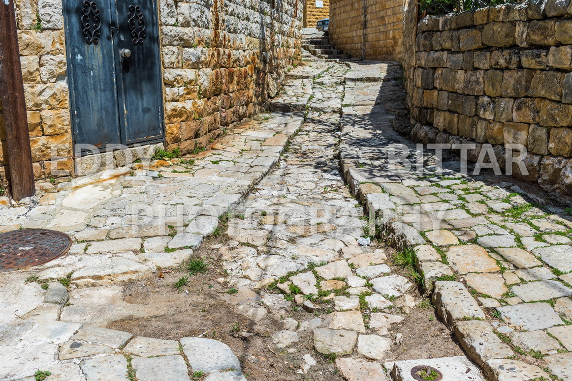 Walking the ancient Deir El Qamar Road