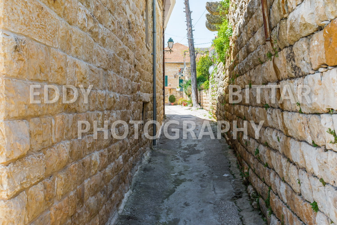 Walking the ancient Deir El Qamar Road